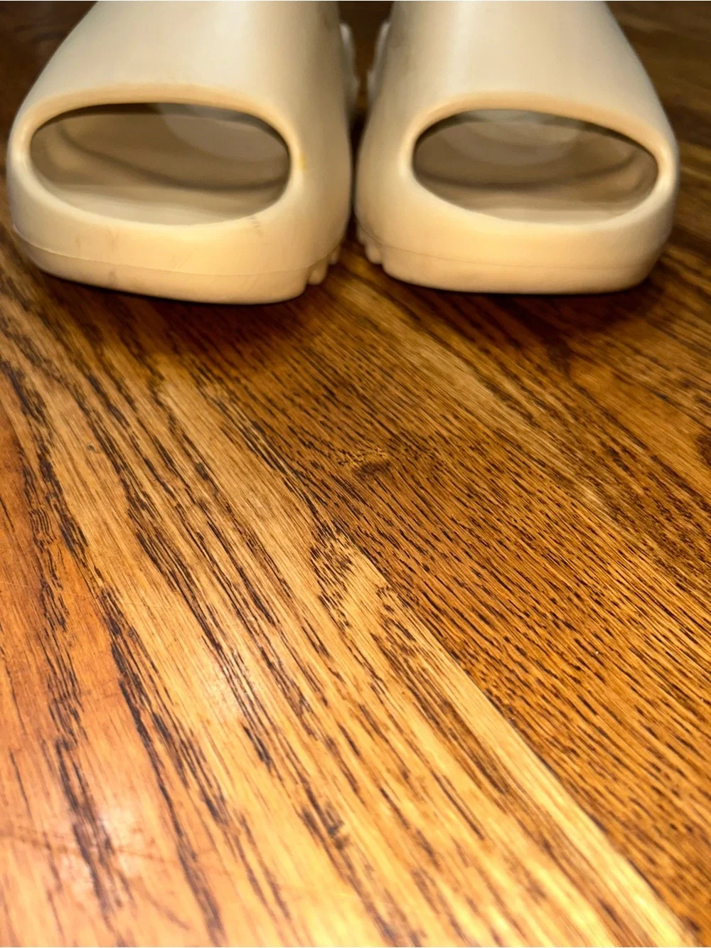 adidas Yeezy Slides Men’s Beige/Tan Slip-On Sandals Size 10